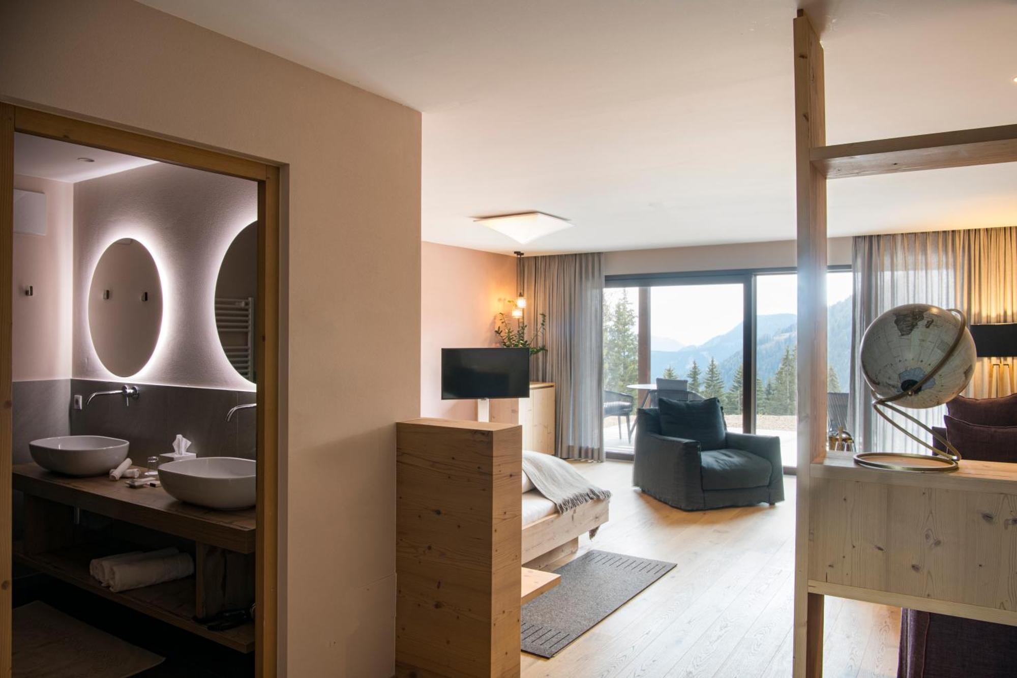 Terra - The Magic Place Relais & Chateaux Sarentino Luaran gambar